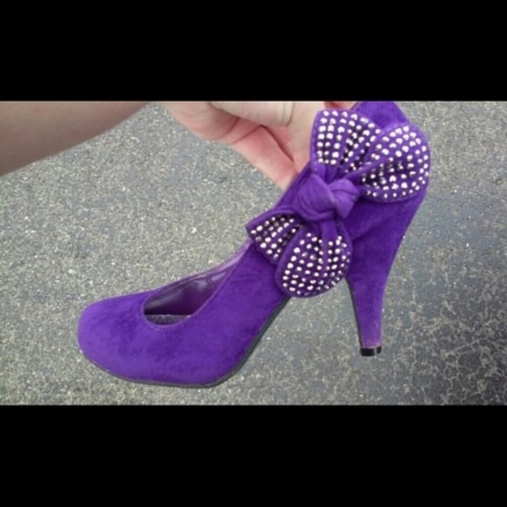 Purple Suede Bow Studded Trim Pumps sz 6